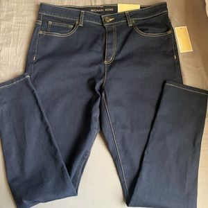 Micheal Kors (BRAND NEW WITH TAGS) Izzy Skinny Mid-Rise Jeans in size 14